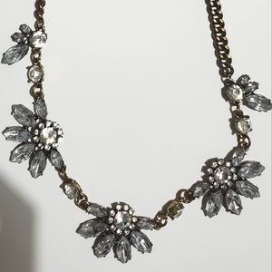 Mango, beautiful necklace with glass flowers